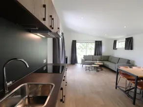 Spacious Chalet in a Rural Location Near Giethoorn - Image 3