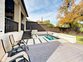 Alluring Austin House with Pool by RedAwning - Image 3