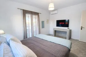 Villa Therme Athen-sea View Jacuzzi Santorini Stay - Image 2