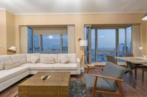 Stunning 1 bedroom w/ pool in Downtown - Image 2