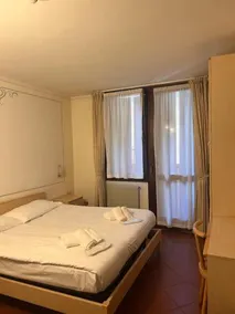 Hotel De la Ville - Image 4