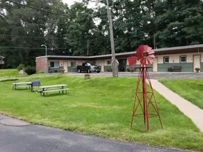 Lake Motel - Image 5
