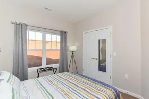 ☆Updated Uptown 2BR Apt + Fully Equipped/Furnished, 5 Min Downtown☆ - Image 4