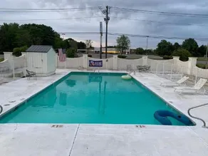 GREENWOOD INN - Image 4