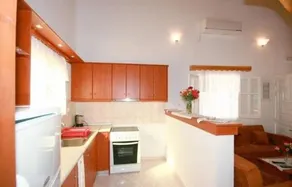 Paleo Palace Apartments - Image 3