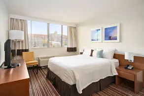 RESIDENCE INN BY MARRIOTT MONTREAL WESTMOUNT - Image 2