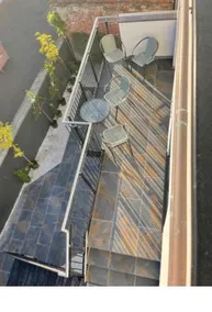 Lees Lookout Holt 2 Bedroom Luxury Apartment with Private Parking - Image 2