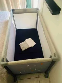 Chambre dans appartement avec vue sur le port - Image 4