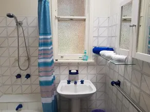 Accommodation Sydney North - Frenchs Forest 3 bedroom 1 bathroom house - Image 2