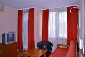 Hotel Drama - Image 5