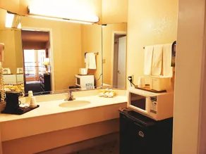 Days Inn by Wyndham Richmond/South - Image 2