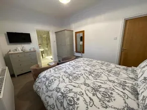 The Old Bungalow Guesthouse - Image 3