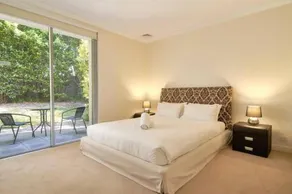 Premium 2 Bedroom Garden Apartment - Image 3