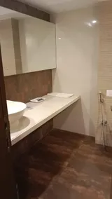 OYO Premium Navi Mumbai Palm Beach Road - Image 4