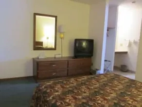 Willmar Cozy Inn - Image 2