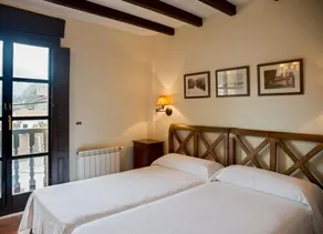 Hotel The Island - Image 2
