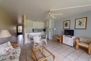 Hula House - Image 4