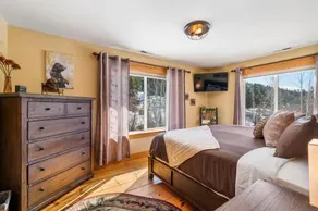 Whistle Post Inn / Indoor 'glamping' at its Best! Sleeps 12 5 Min to Town! - Image 4