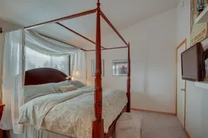 Luxurious Home in Eagle Crest Resort w/ Shared hot Tub, Pool & spa - Image 5