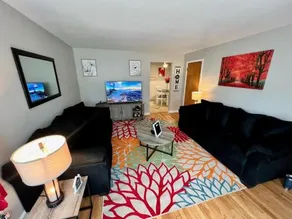 Red Ruby Spacious 2 Bedroom Apt 10 Minutes to Dwntwn - Image 5