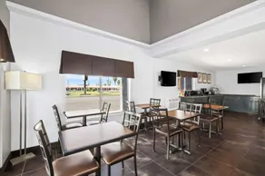 SureStay Hotel by Best Western Blythe - Image 4