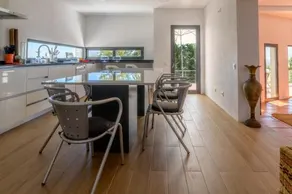 Made iN2 Creative Guest House - Image 3