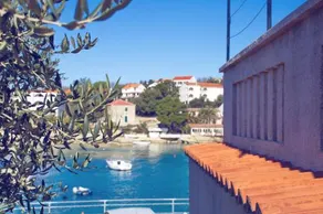 Seaside Varsan - Image 4