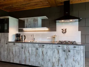 Chalet in Netherlands with Scenic Meadow Views - Image 2