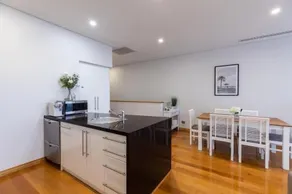 Promenade Executive Apartments - Image 2