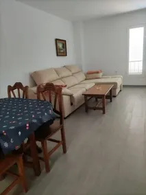 Apartamento reformado con piscina y vistas - Image 5