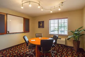 Birch Hill Suites Clarksville - Image 5