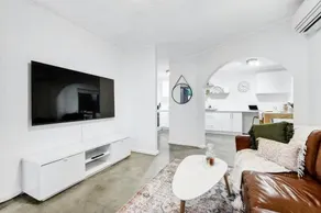 CENT29 Riverside Retreat - Image 2