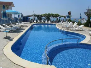 Nushev Hotel - Image 2