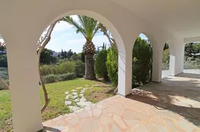 Superior Beachfront Apartment in Aghios Emilianos Porto Heli - Image 3