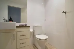Premium 2 Bedroom Garden Apartment - Image 3