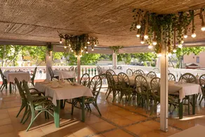 Seramar Sunna Park Hotel & Apartments - Image 4