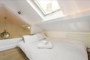 Beautiful 1 Bedroom penthouse Flat - Image 4