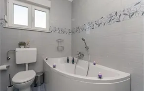 Amazing Home in Murvica With Wifi, 2 Bedrooms and Outdoor Swimming Pool - Image 5