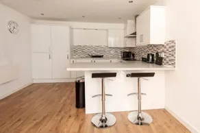 Castlefield Apartment, Central Manchester - Image 2