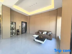 Shell Hotel (Shuyang Gaoxuzhen) - Image 3