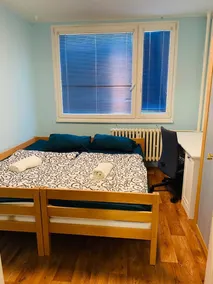 Stunning 2-bed Apartment in Praha 4 - Image 3