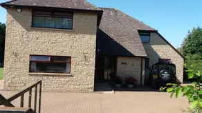 Conifer Lodge Guesthouse - Image 5
