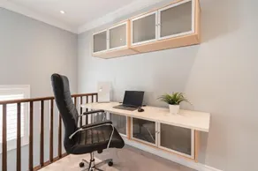 Cozy 5 Bedroom House Mississauga - Image 3