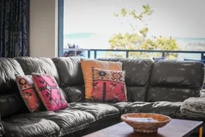 Waterfront Home - Gorgeous Views - 2 Bedroom - Image 2