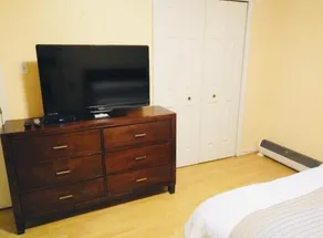 Richmond Blundell Apartment - Image 5