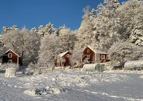 Traditional Swedish Torp Lake Access & Free Boat - Image 3