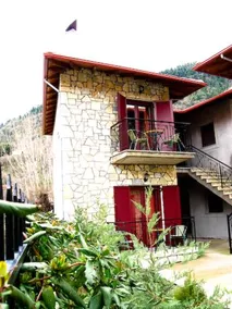 Alonaki Guesthouse - Image 4