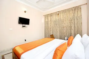 Hotel Kings Residency - Image 5