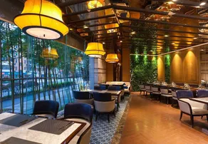 E M Grand Hotel - Image 5