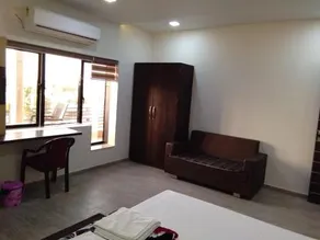 Hotel Radhika by OYO Rooms - Image 5